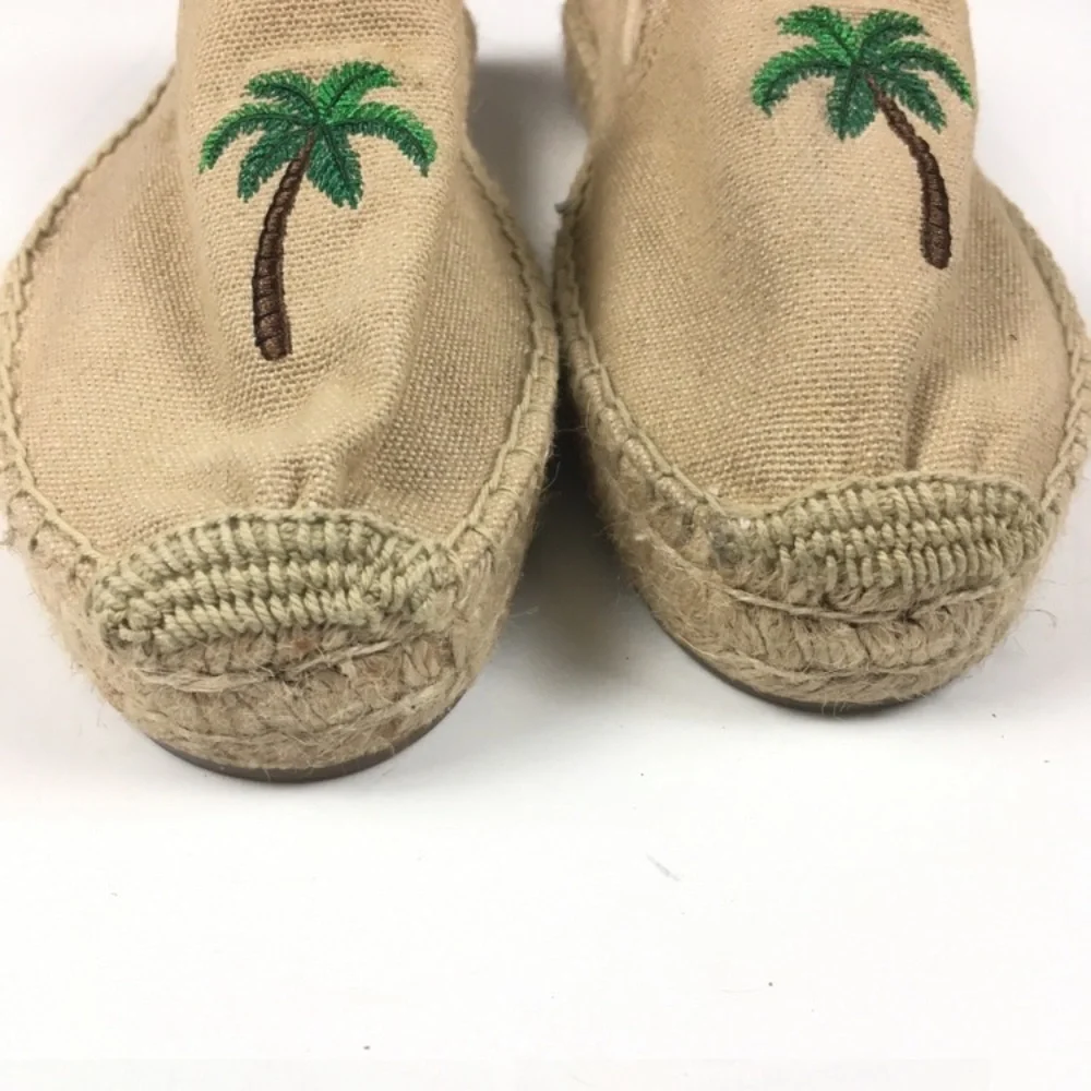 Soludos palm tree